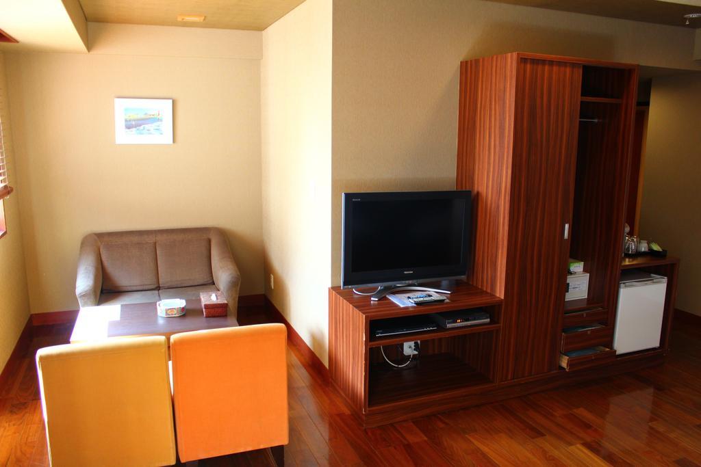 Hotel Saika Fujisawa Exteriör bild