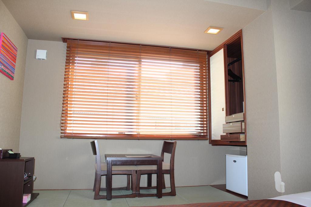 Hotel Saika Fujisawa Rum bild